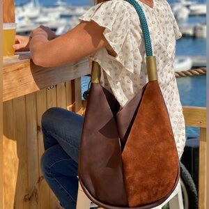 Elegant Brown Leather Shoulder Bag